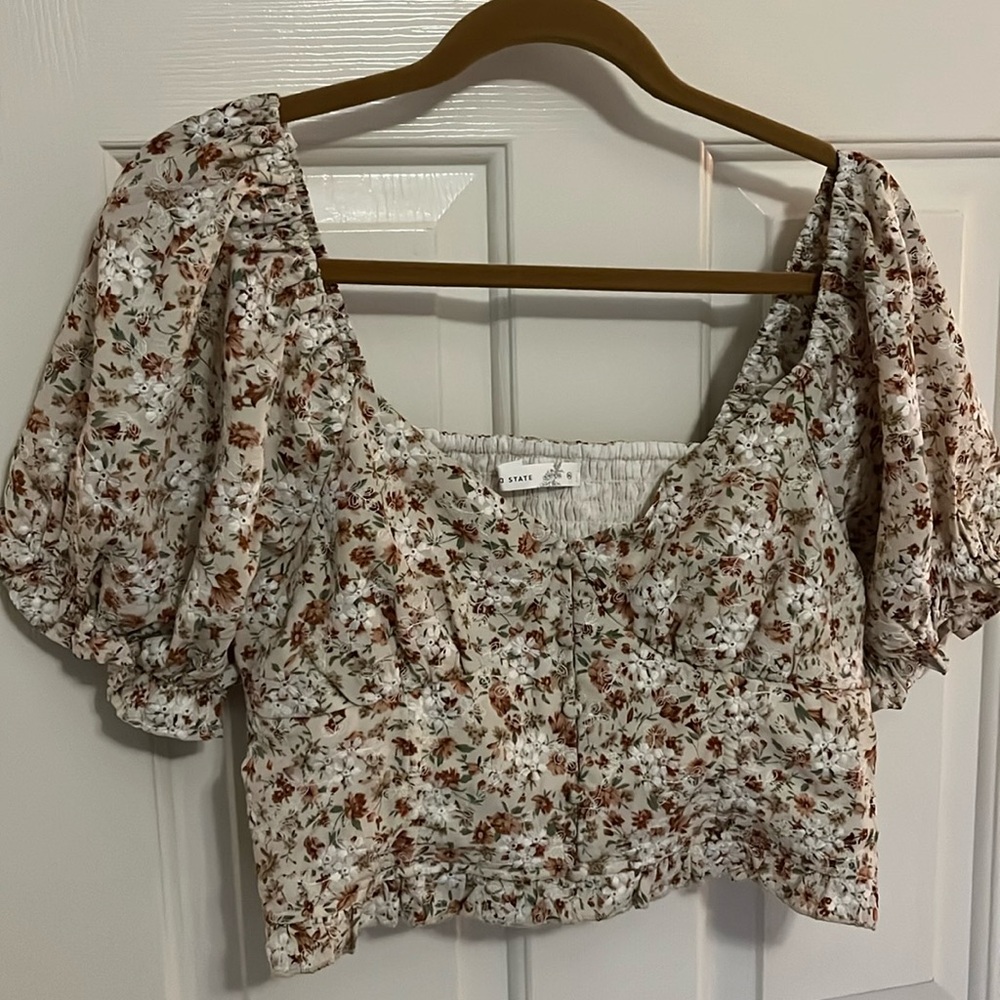 Brand new size extra large embroidered floral cropped top from Altar’d State.